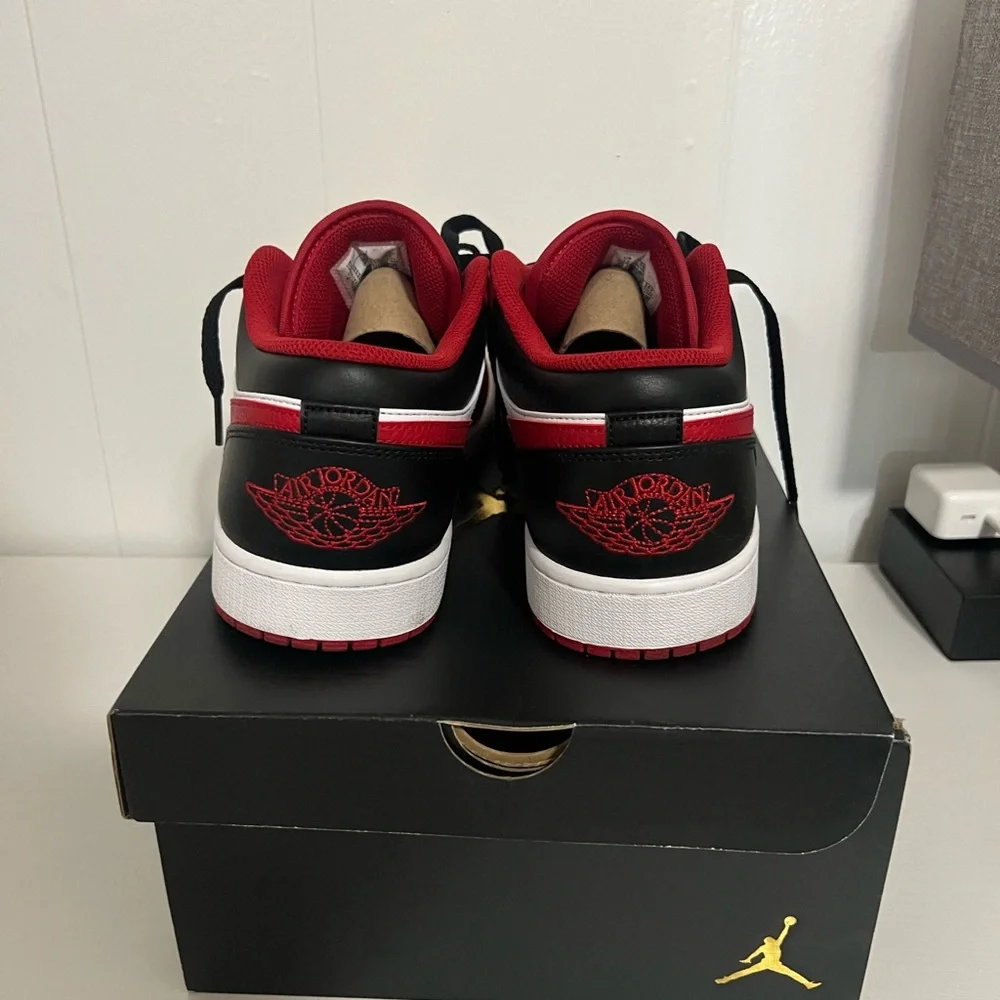 Jordan Low Top Sneakers Red Black White